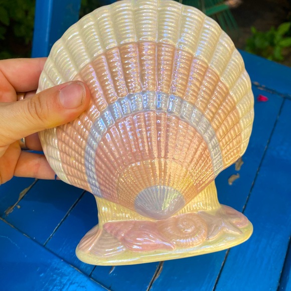 3/$30 💖 80’s Vintage Pastel Ceramic Shell Holder - Picture 2 of 8